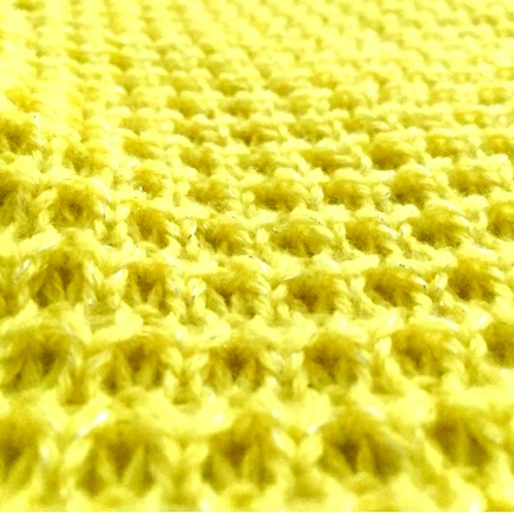 🆕⭐ Bright yellow honeycomb oversized sweater - Picture 5 of 7